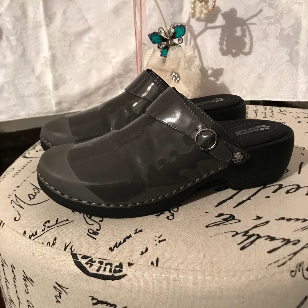 Nursing Clogs